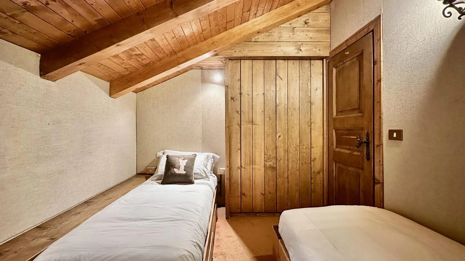 Beautiful 3 Bedroom New Flat In コルティーナ・ダンペッツォ 0*,
