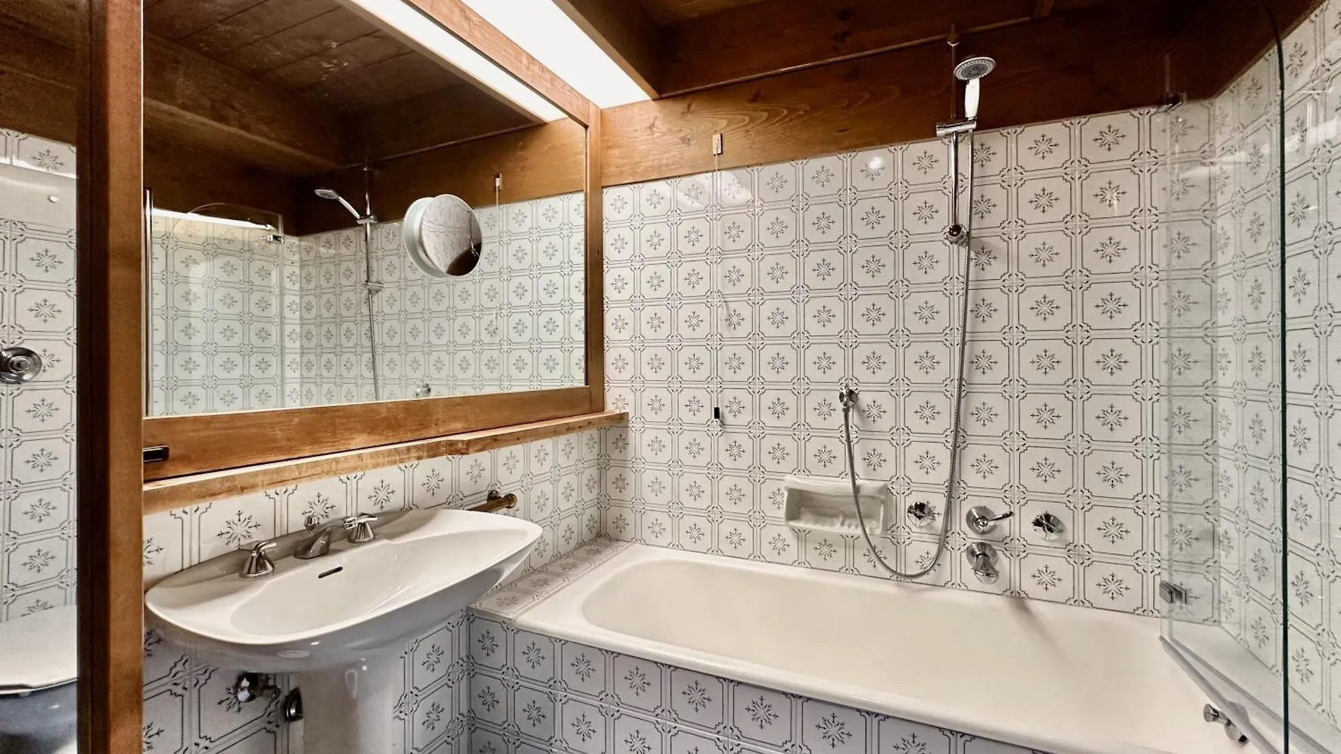 アパート Beautiful 3 Bedroom New Flat In コルティーナ・ダンペッツォ